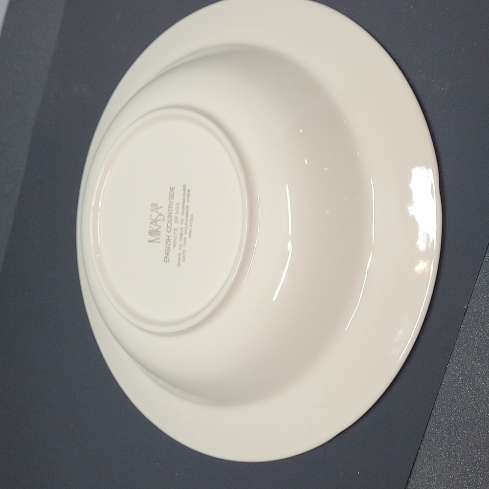 MIKASA English Countryside White 10" Round Vegetable Bowl - Picture 7 of 9